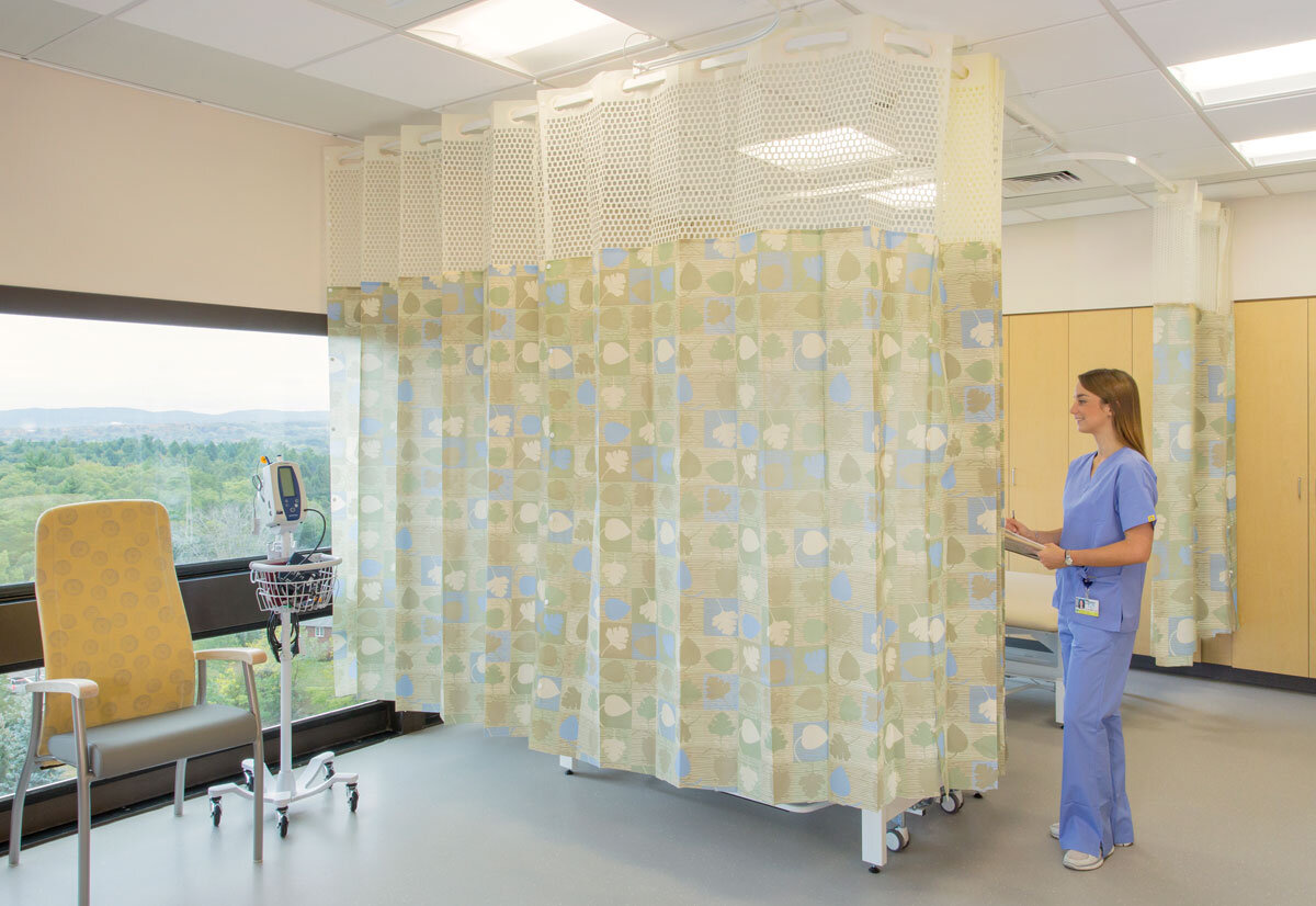 Màn y tế tạo không gian riêng tư cho bệnh nhân