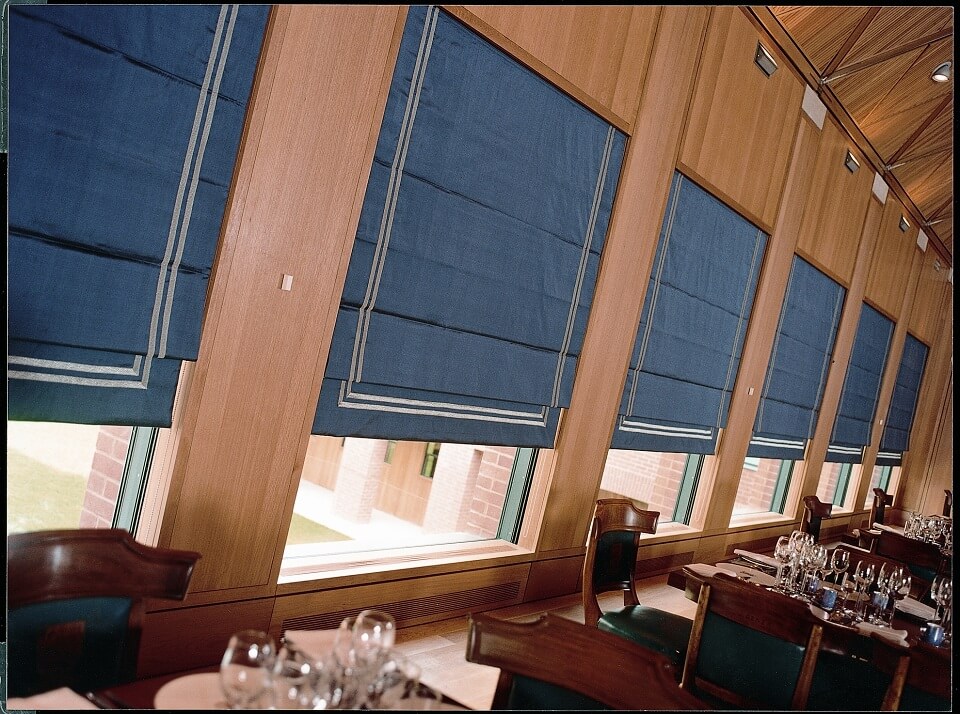 Rèm cửa sổ roman tại nhà hàng