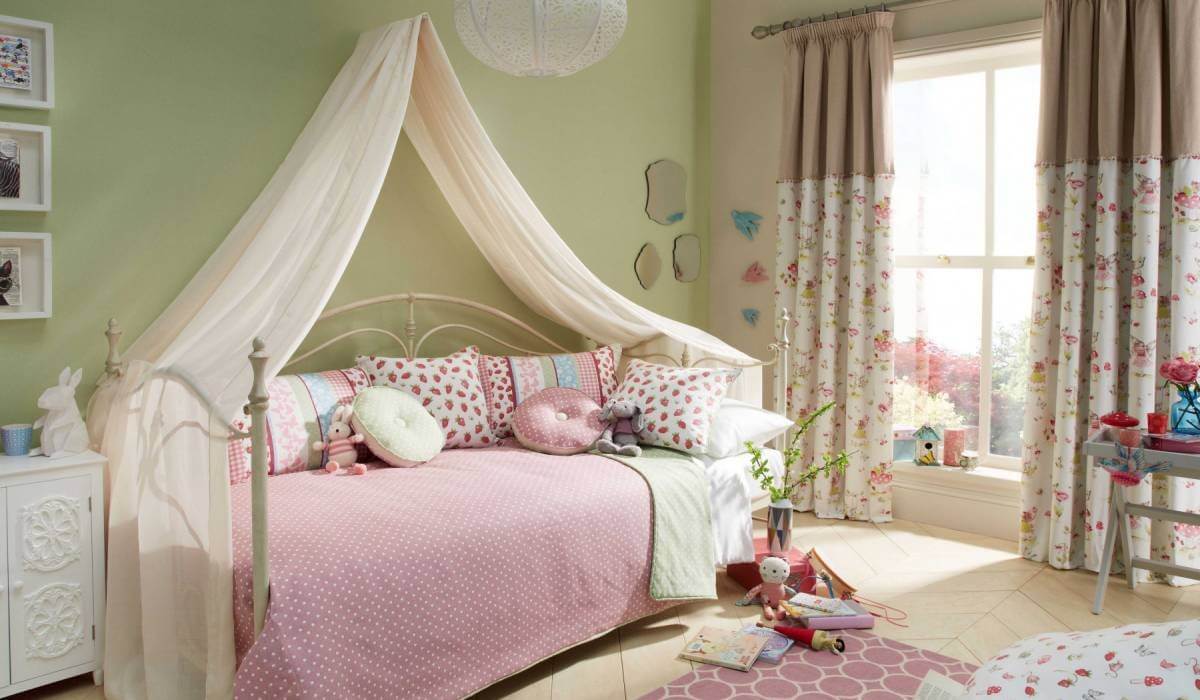 Chọn rèm vải cho phòng ngủ phù hợp với nhiều tiêu chí khác nhau