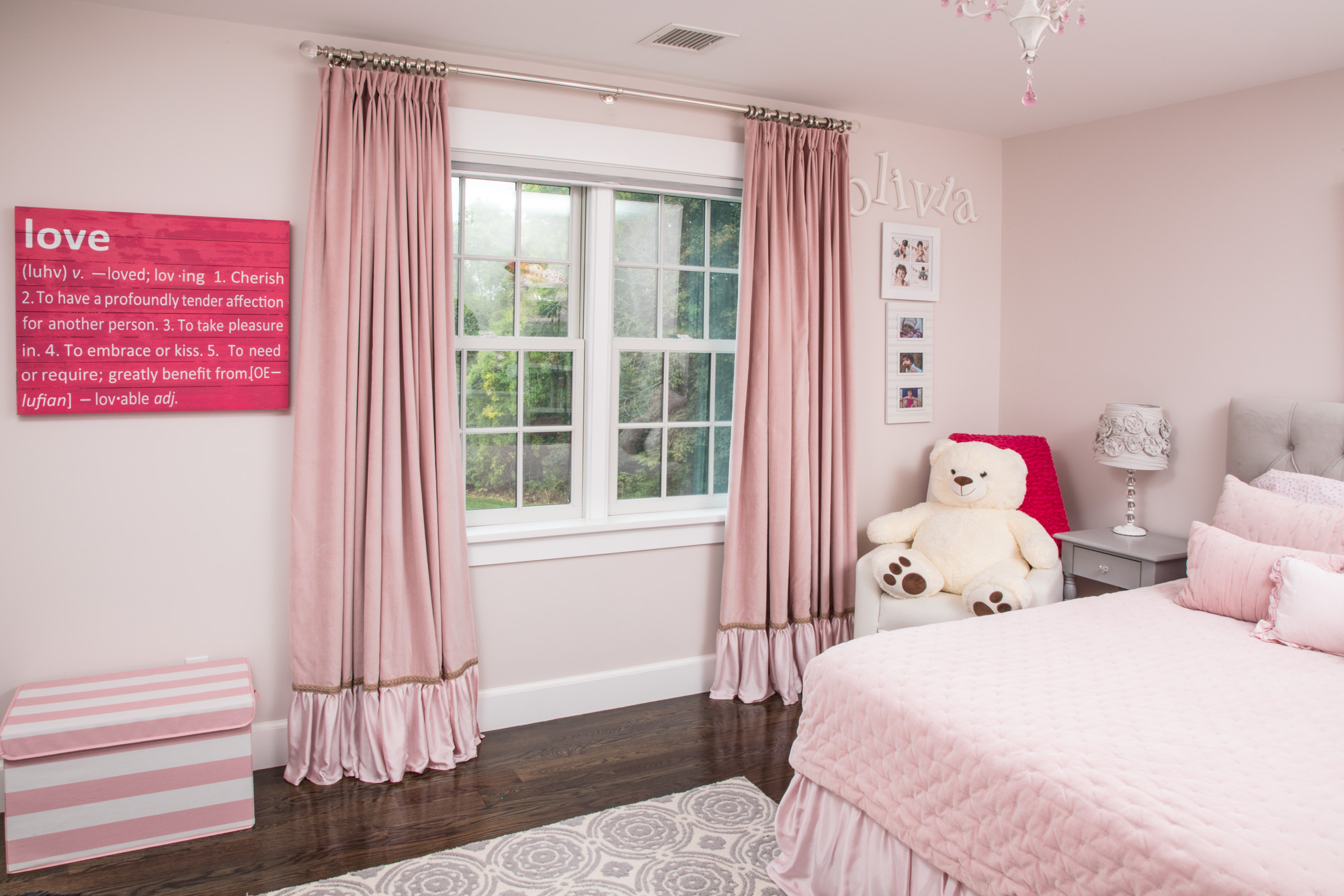 Rèm hồng pastel cho phòng ngủ thêm tinh tế, lãng mạn