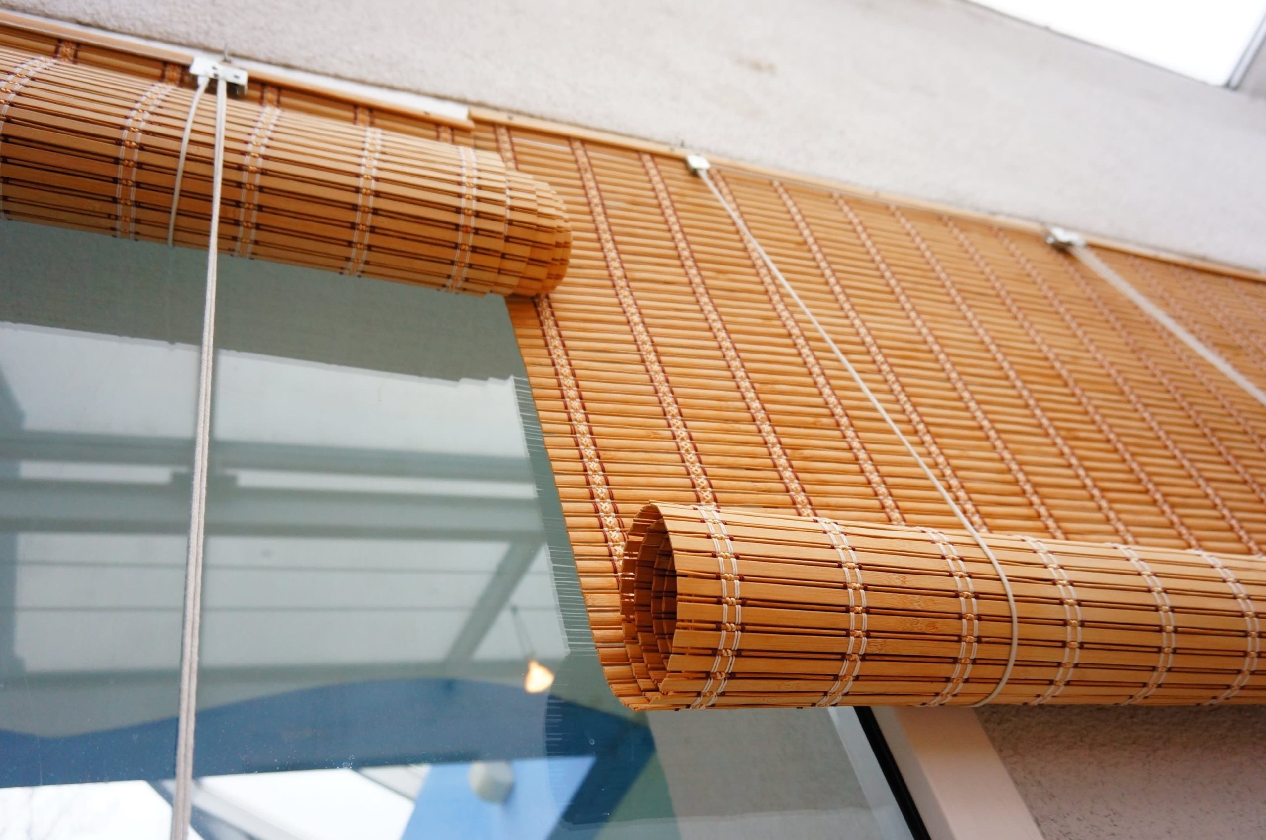 Rèm cửa ban công cách nhiệt hiệu quả, giữ không khí trong nhà luôn mát mẻ