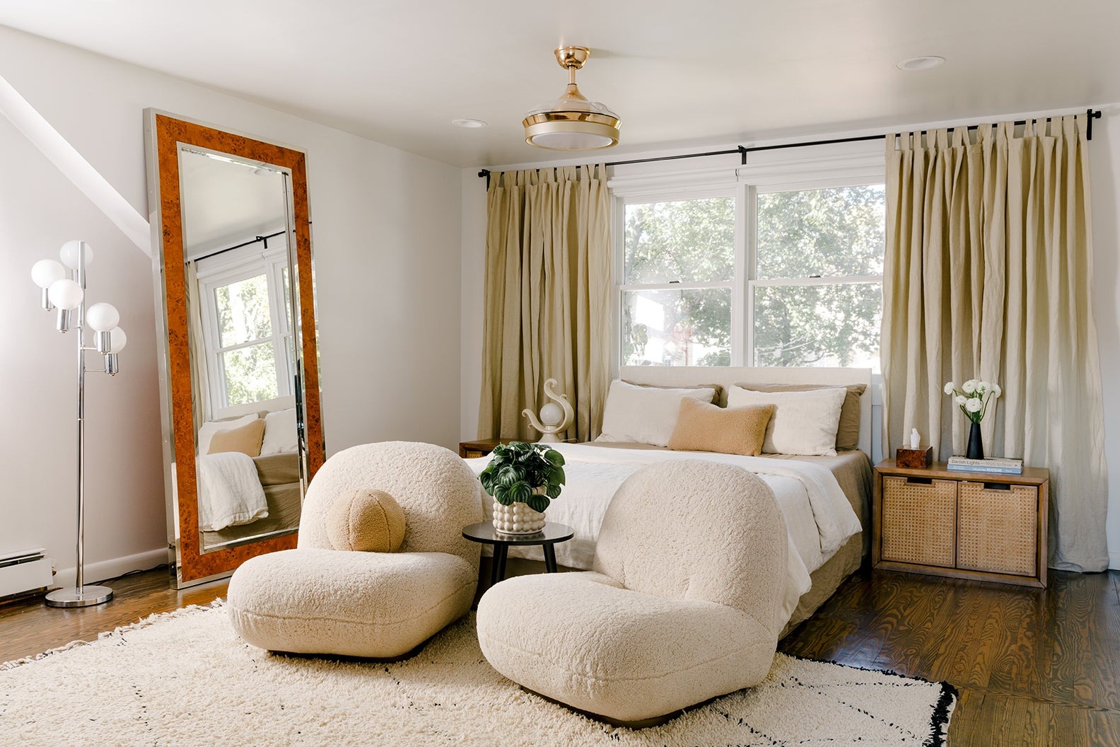 Rèm phòng ngủ làm tăng vẻ đẹp cho không gian nội thất