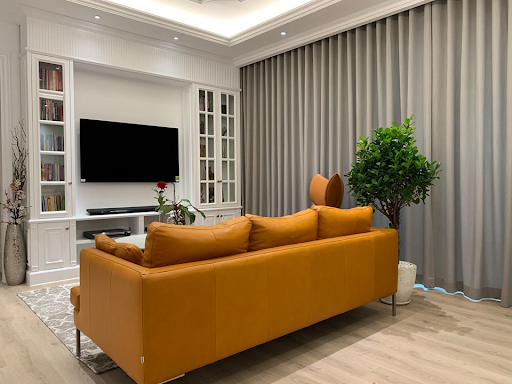 Chọn rèm hợp với sofa đảm bảo tính thẩm mỹ cho tổng thể căn phòng.