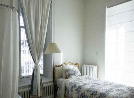 Ri đô cửa sổ cho phòng ngủ phong cách cổ điển.